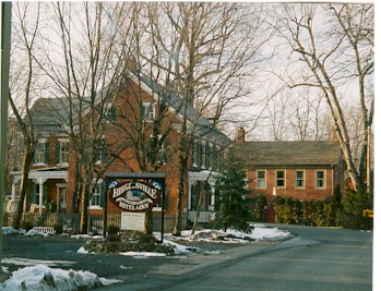 Rville_Inn.jpg (46807 bytes)